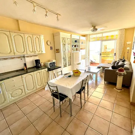 Marina Palace Vista Piscina